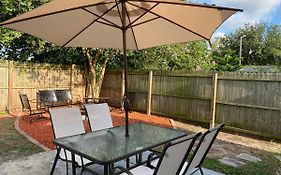 Cozy 3-Bed Home Close To Beautiful Beaches.